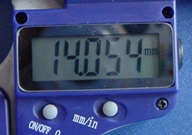 Use and Read Digital Micrometers